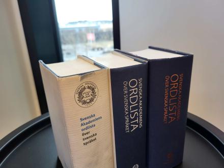 Orðalisti Sænsku akademíunnar á prenti.